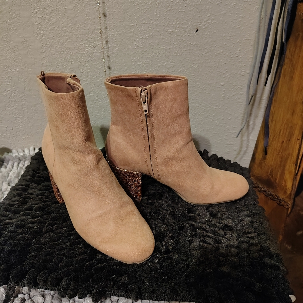 Women's Tan Ankle Boots with Glittered Heel